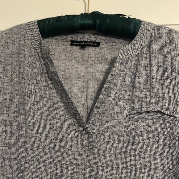 V neck top - Picture 2 of 2